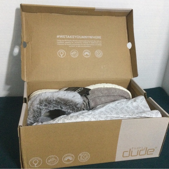 NIB HEY DUDE BRITT FOLD SHOES W/FAUX FUR LINING & COLLAR COLOR: CHOCOLATE US 9 - Picture 3 of 10